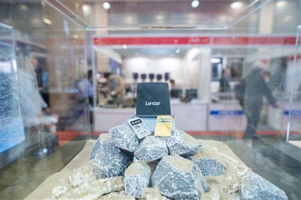 2025 Beijing P&E Show: Lexar Showcases Full Spectrum Memory Solutions with First-Ever Stainless Steel Card On-Sale