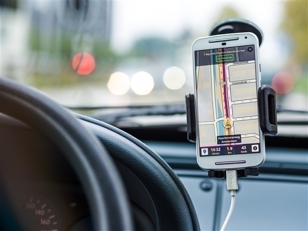 Ride-hailing driver denies finding lost phone, captured on video by passenger