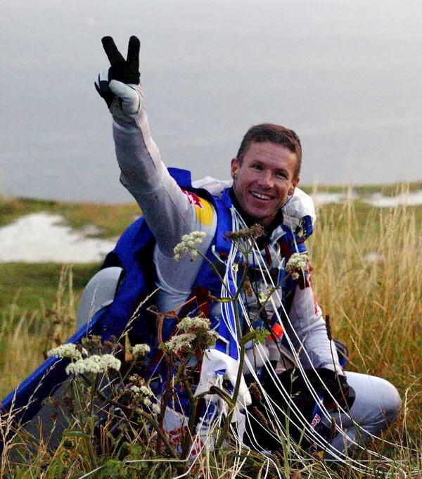 Global First Person to Skydive Supersonically! Extreme Athlete Baumgartner Dies in Skydiving Accident
