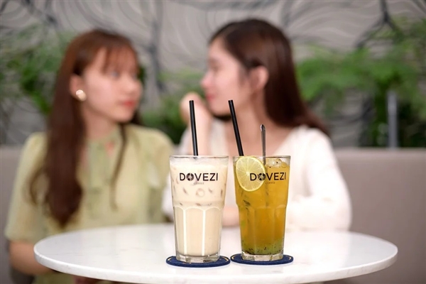 Student reports ¥2 bubble tea taken by stranger, police mediation results in ¥10 compensation
