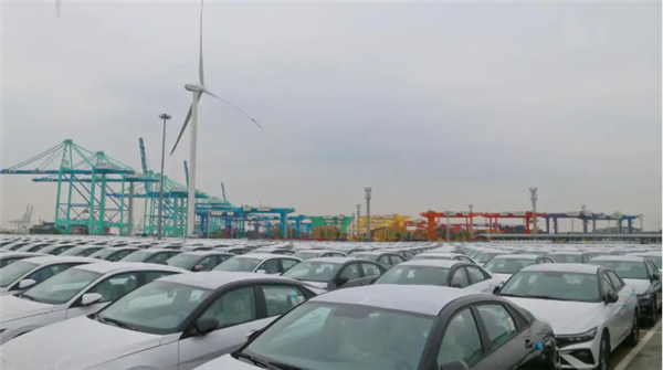 New shipping route opens, boosting Chinese car exports