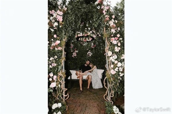 Taylor Swift Engagement