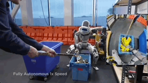 Boston Dynamics Robot Finally Gets a Brain! Undeterred by Human Interference