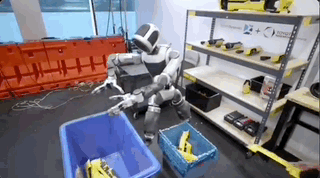 Boston Dynamics Robot Finally Gets a Brain! Undeterred by Human Interference
