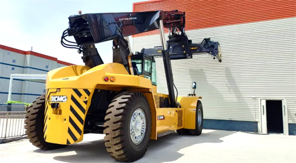 Global First! XCMG 65-Ton Front Loader Deployed
