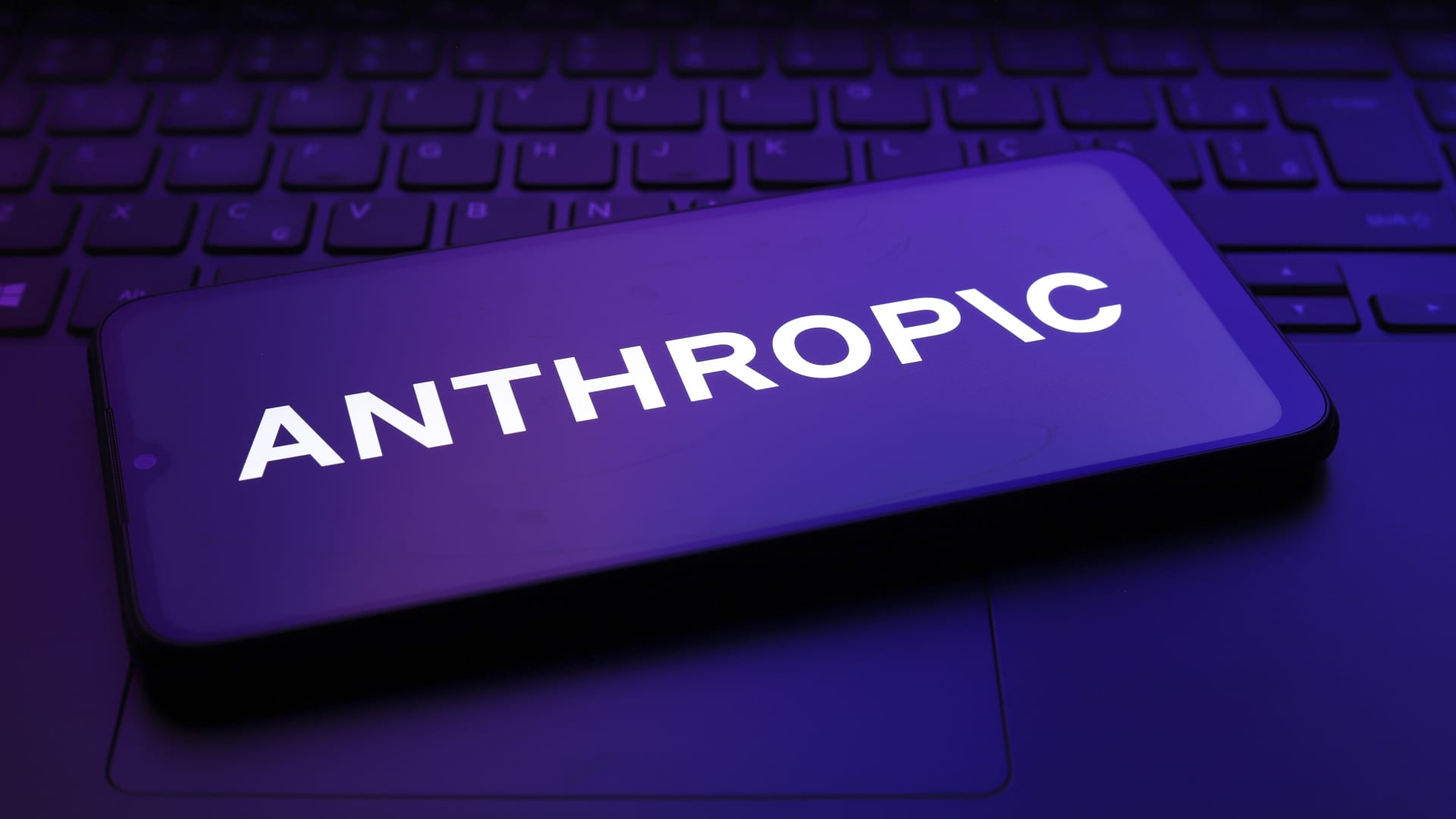 Anthropic Settles Copyright Lawsuit with Authors for <noscript><img decoding=