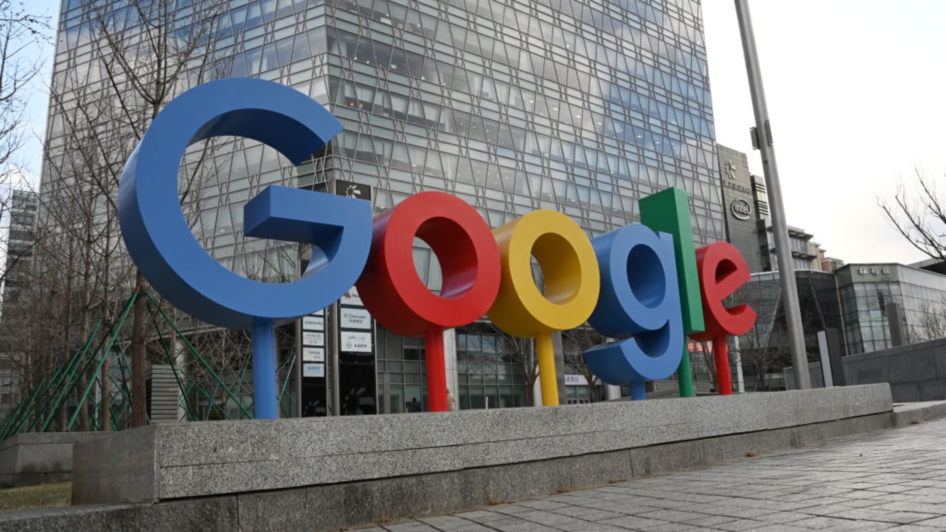 Alphabet Pops After Google Antitrust Victory