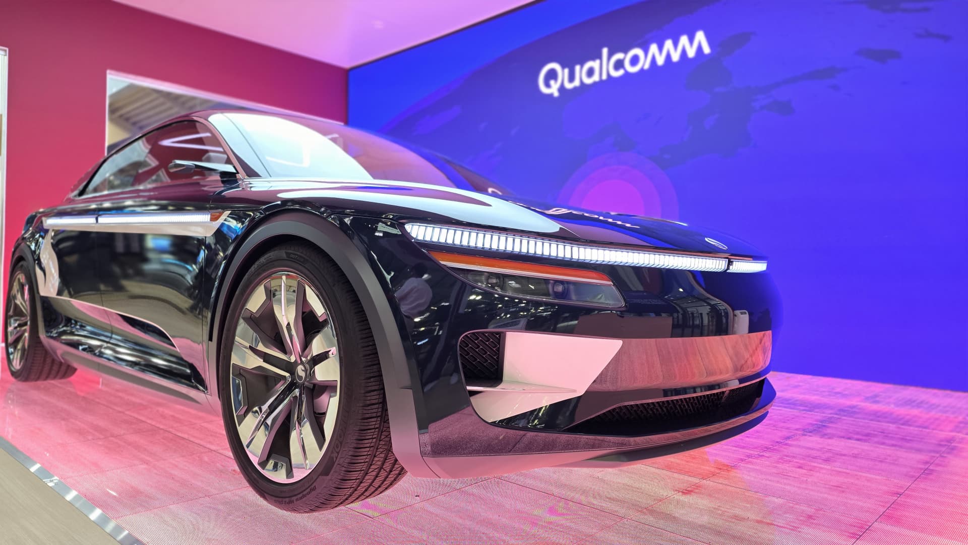 Qualcomm and BMW Collaborate on Autonomous Driving Tech; CEO Hints at Future Partnerships