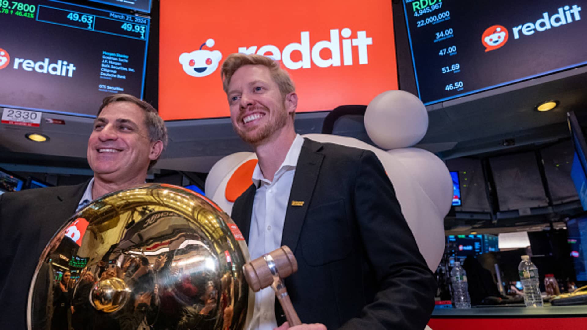 Reddit (RDDT) Stock Surges on Robust Advertising and User Growth