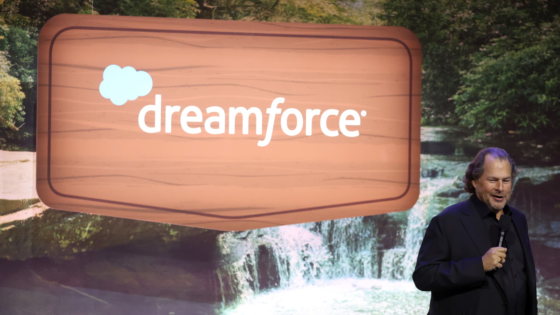 Cramer: 'Old Salesforce Is Back' with New, Faster Growth Targets