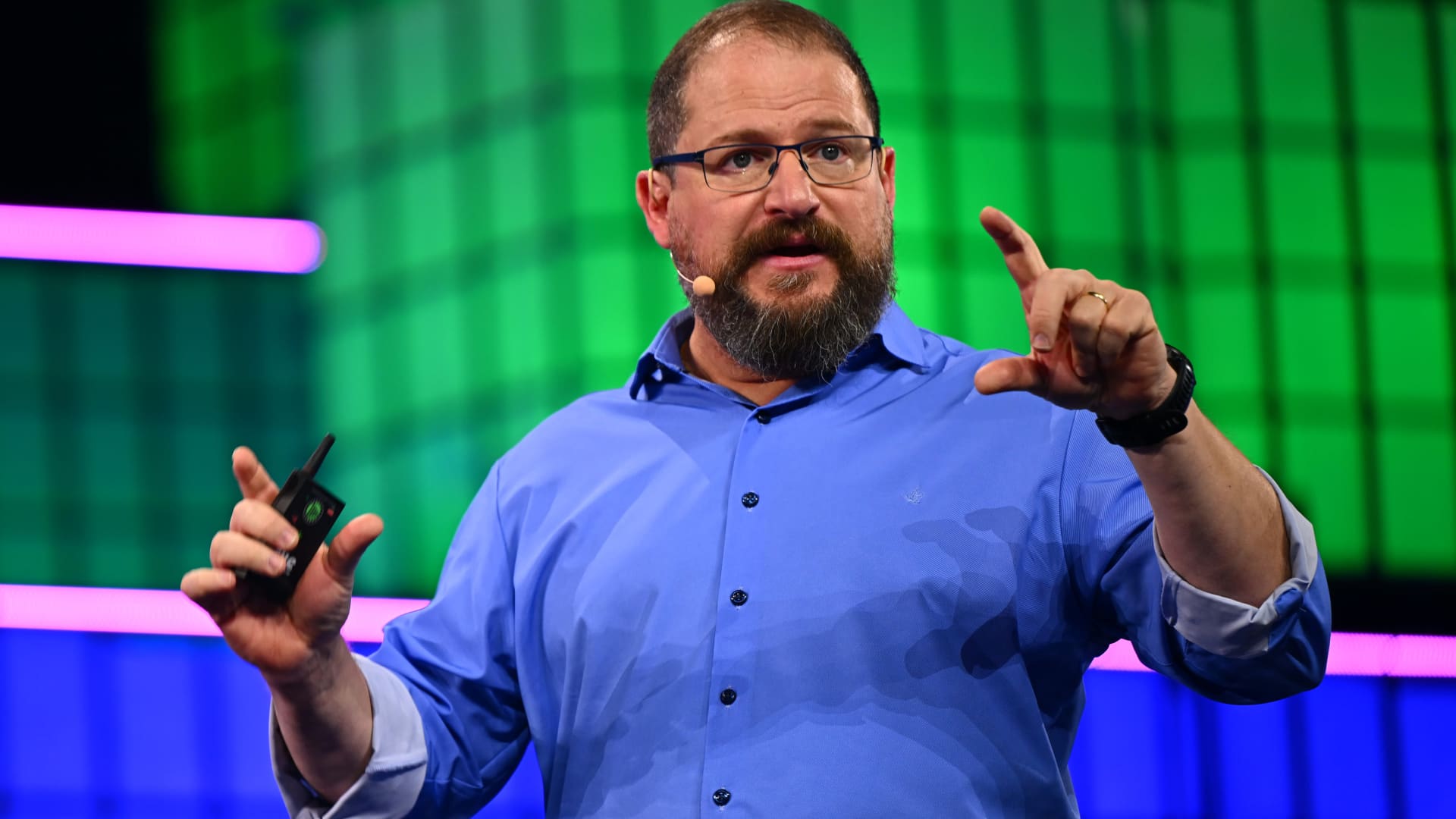 Qualcomm Enters AI Chip Market, Challenging AMD and Nvidia