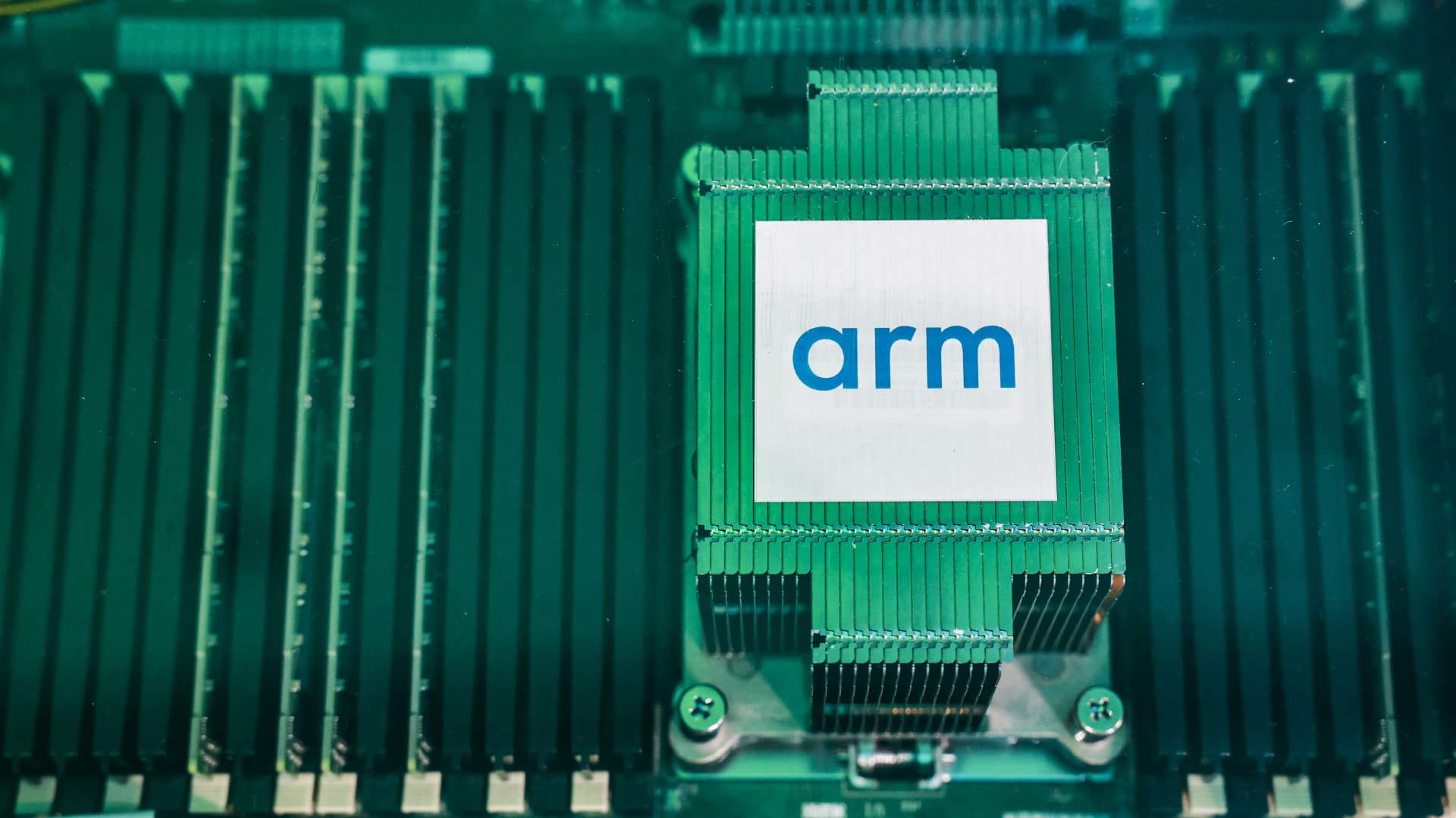Moving AI Workloads from Cloud to On-Premise: A Strategy for Reducing Power Consumption
