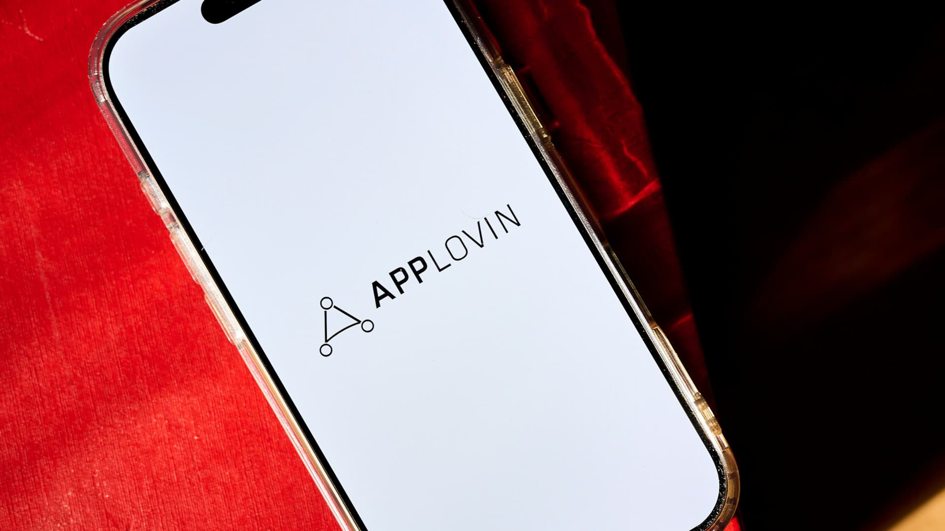 AppLovin Stock Plummets Amid SEC Probe into Data Collection