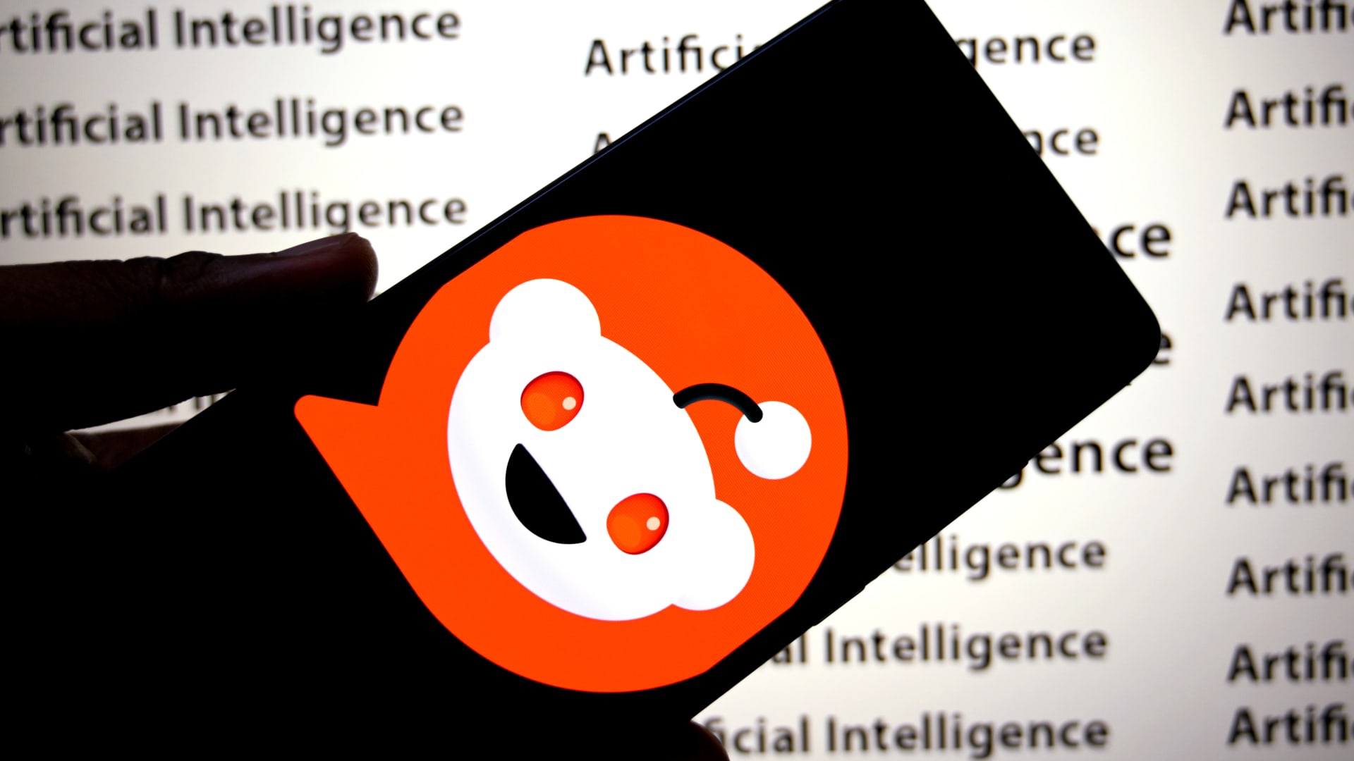 Reddit Accuses Perplexity of Plagiarism, Escalating AI Data Rights Dispute