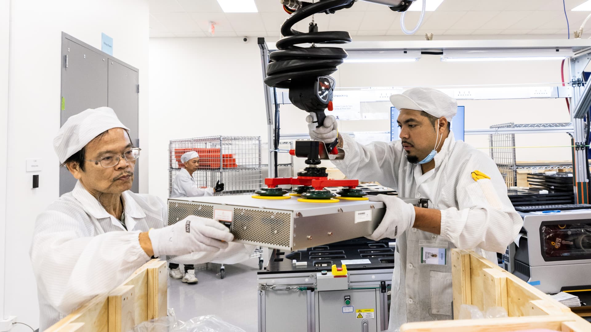 Apple Starts Shipping Texas-Made AI Servers