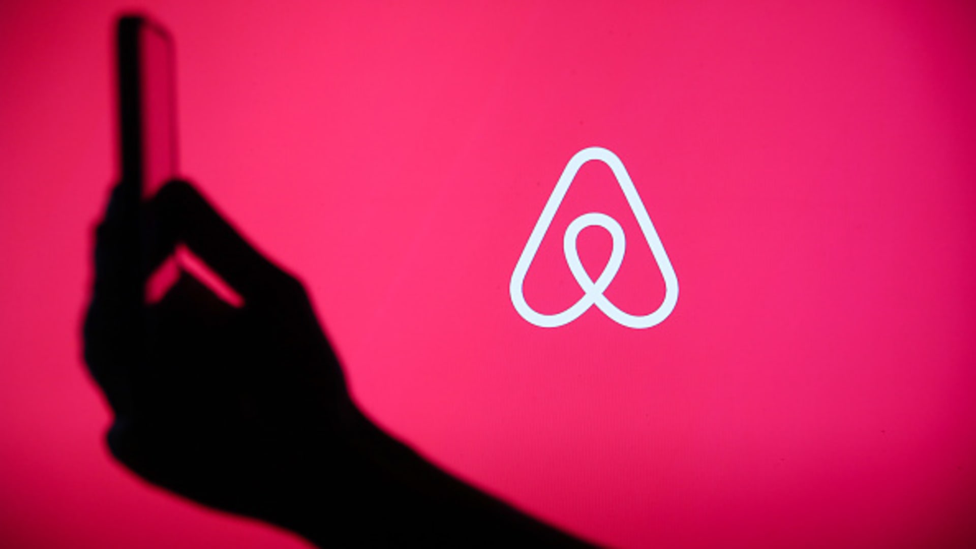 Airbnb Aims to Prevent Halloween Parties by Supporting Hosts