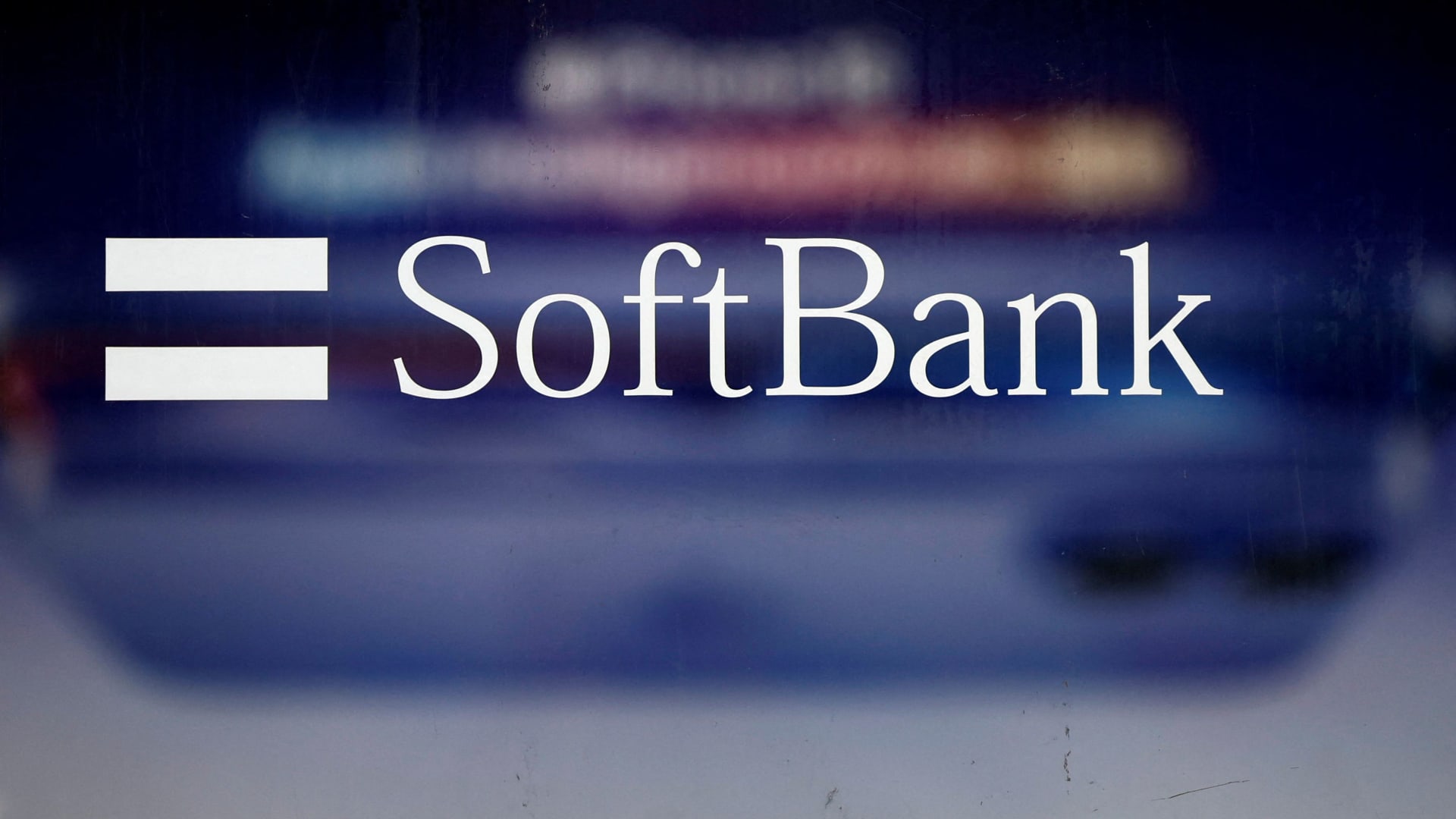 SoftBank Shares Plunge as AI Stock Concerns Mount