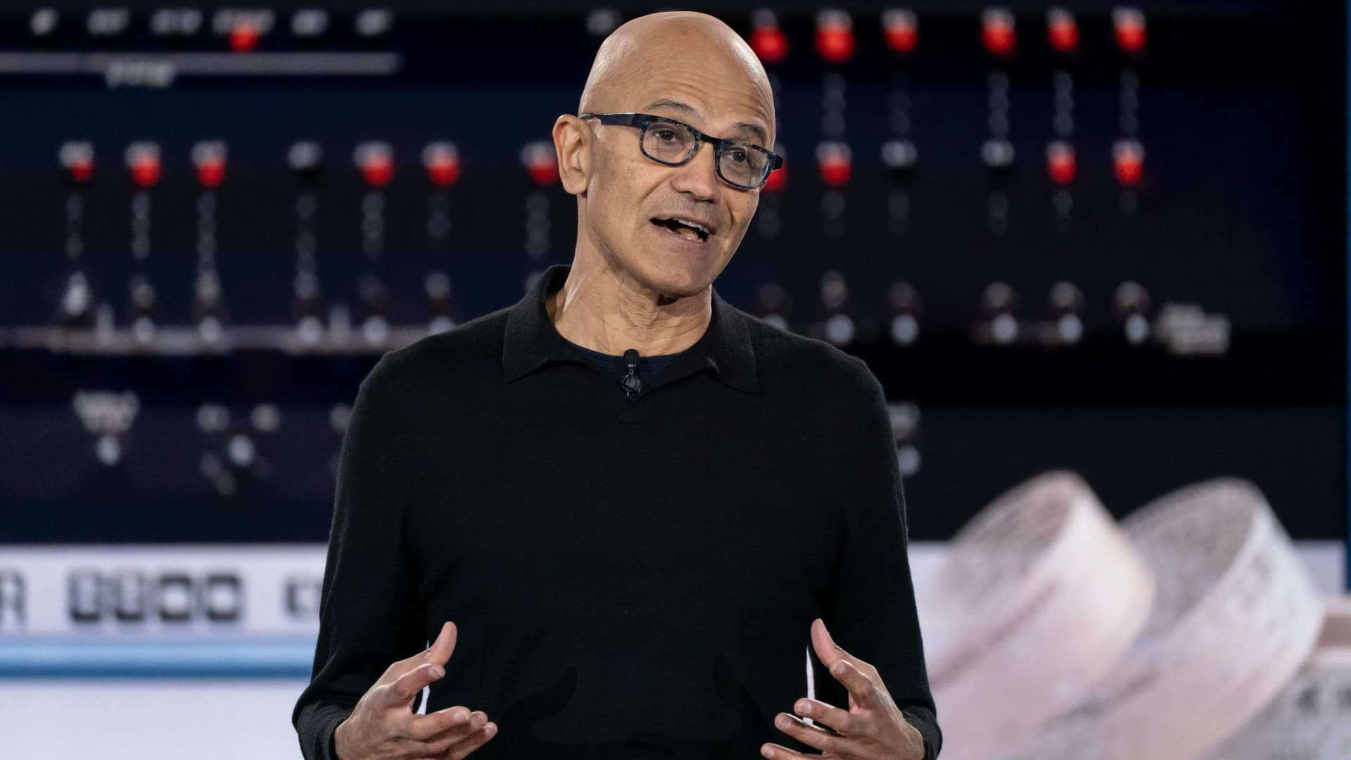 Microsoft to Expand Workforce, But CEO Emphasizes 'More Leverage'