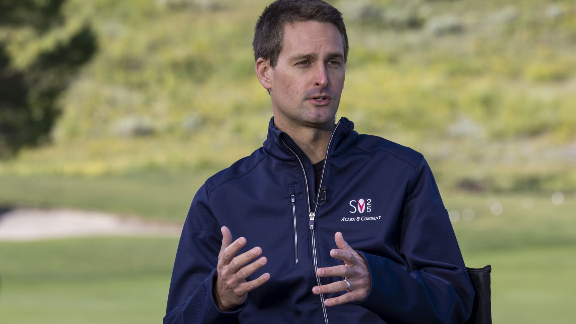 Snap shares jump 15% on upbeat outlook, 0M Perplexity partnership