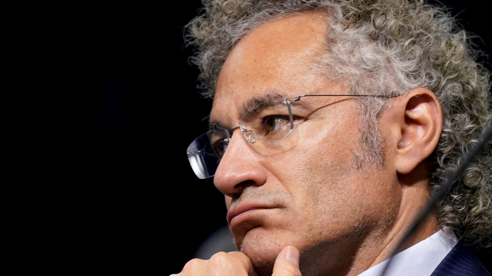 Palantir Stock Dips on Valuation Concerns; Karp Blasts Short Sellers