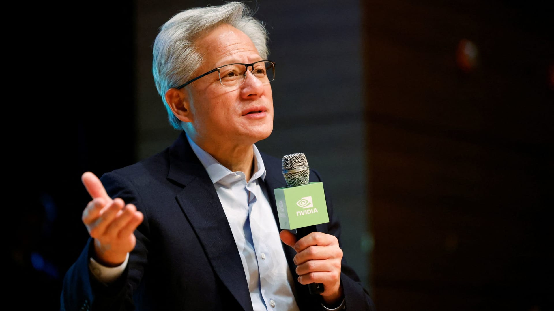 AI Trade Frenzy: Riding a Virtuous Cycle