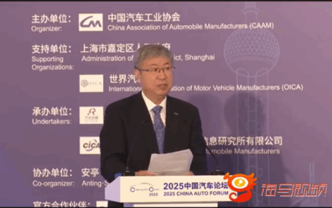 Yin Tongyue Urges More Auto Industry Dinners: Breaking the Ice and Liquor Rules  

（或选用更直接的版本：）  
Yin Tongyue Calls for Auto Sector Networking Dinners to Ease Tensions, Navigate Liquor Bans