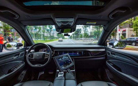 Baidu's Robotaxi Rides Match Waymo's Volume at 250,000 Weekly