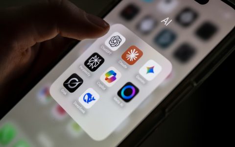 AI Stocks Sink as Funding Flows In