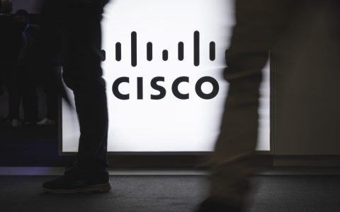 Cisco Stock Plummets to Worst Day Since 2022 Amid Margin Pressure from Memory Prices