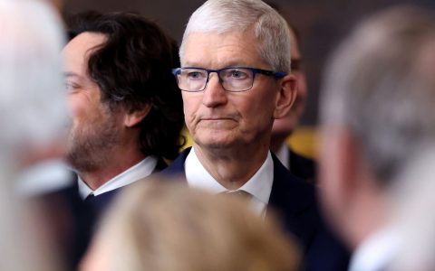 Apple's Worst Day Since April Amid FTC Scrutiny and Siri Delay Rumors